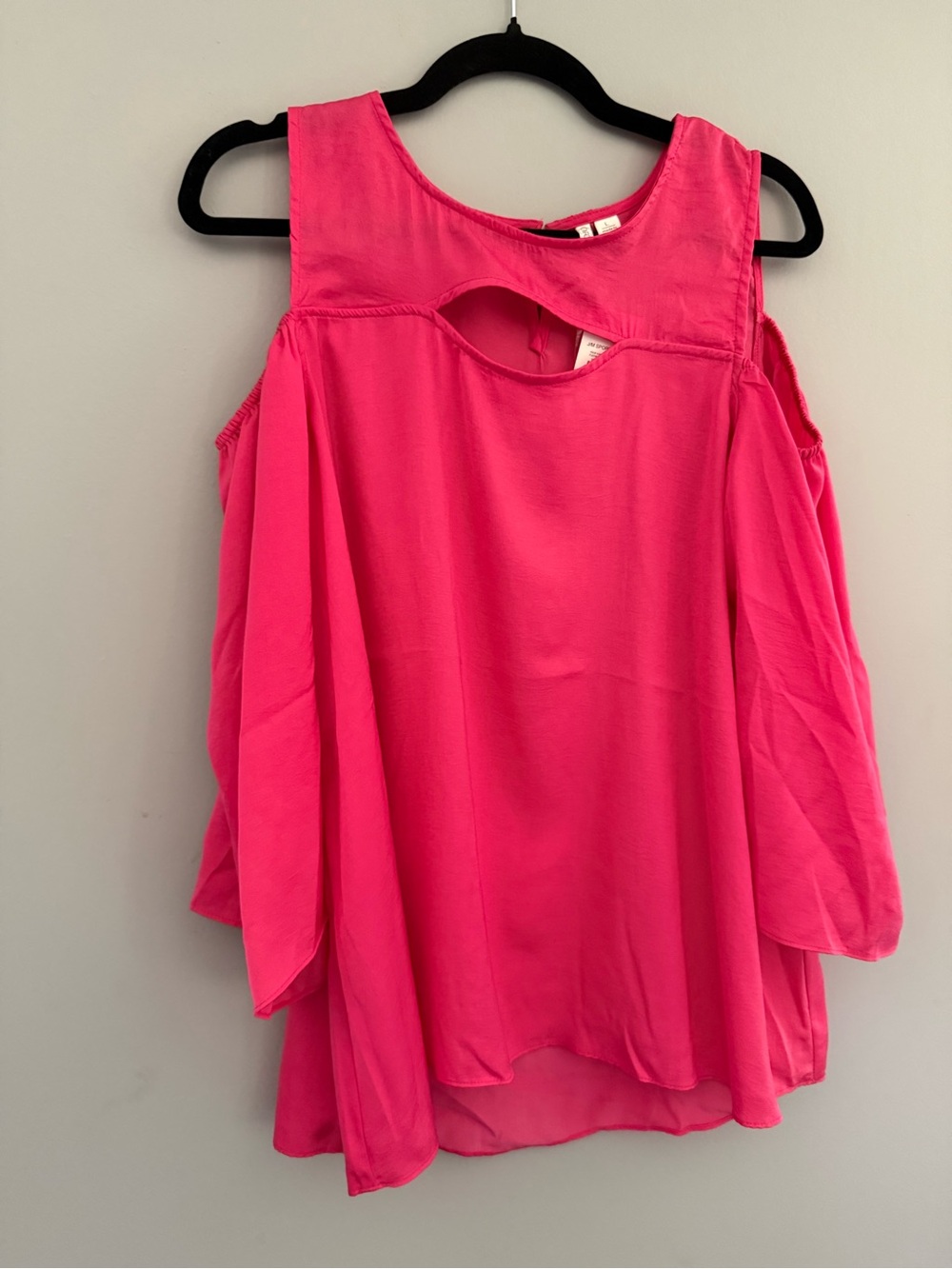 Cato Fuchsia Cold-Shoulder Blouse with Front Keyhole